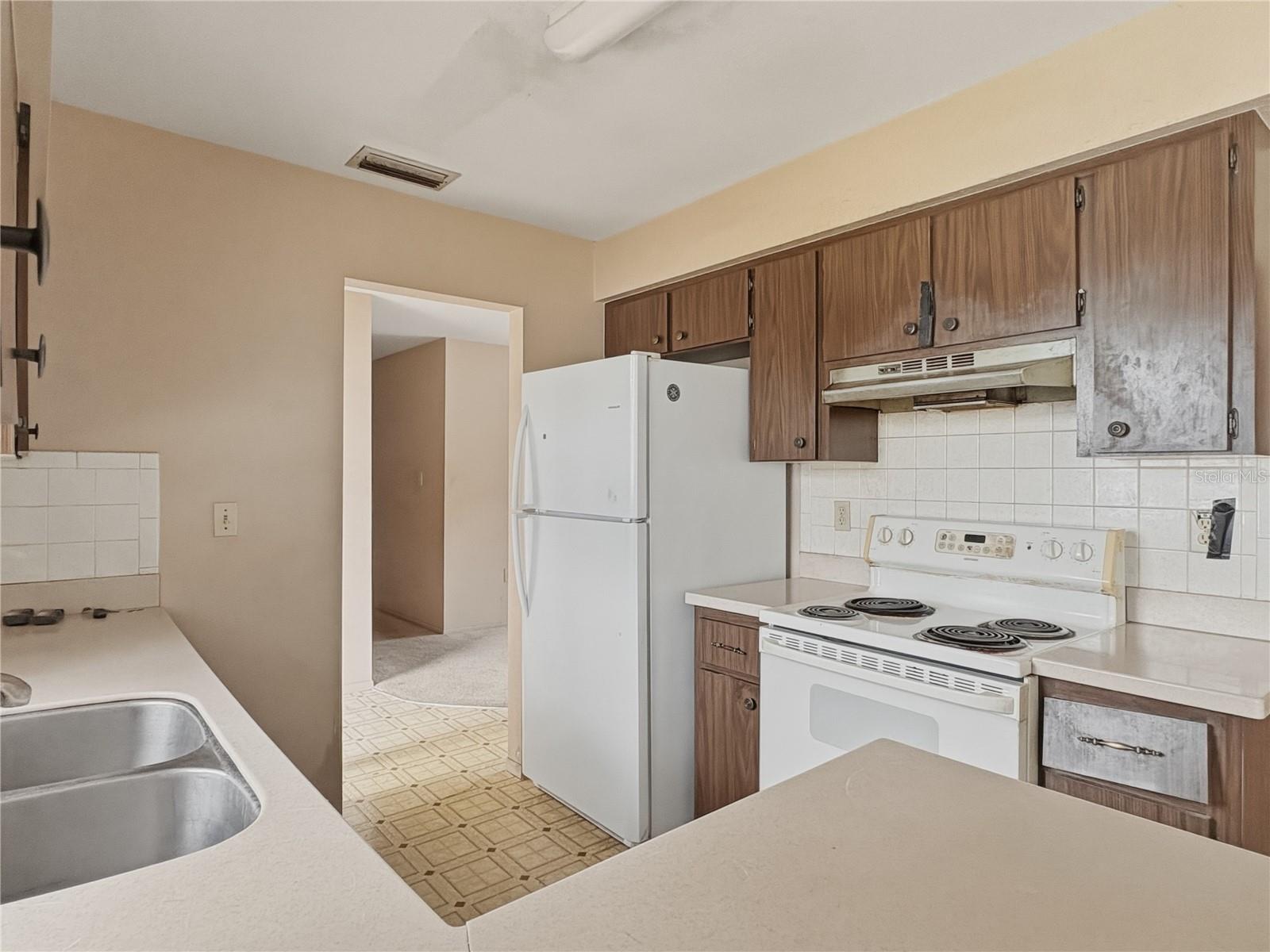 RIDGEWOOD ESTATES 16TH ADD - Residential