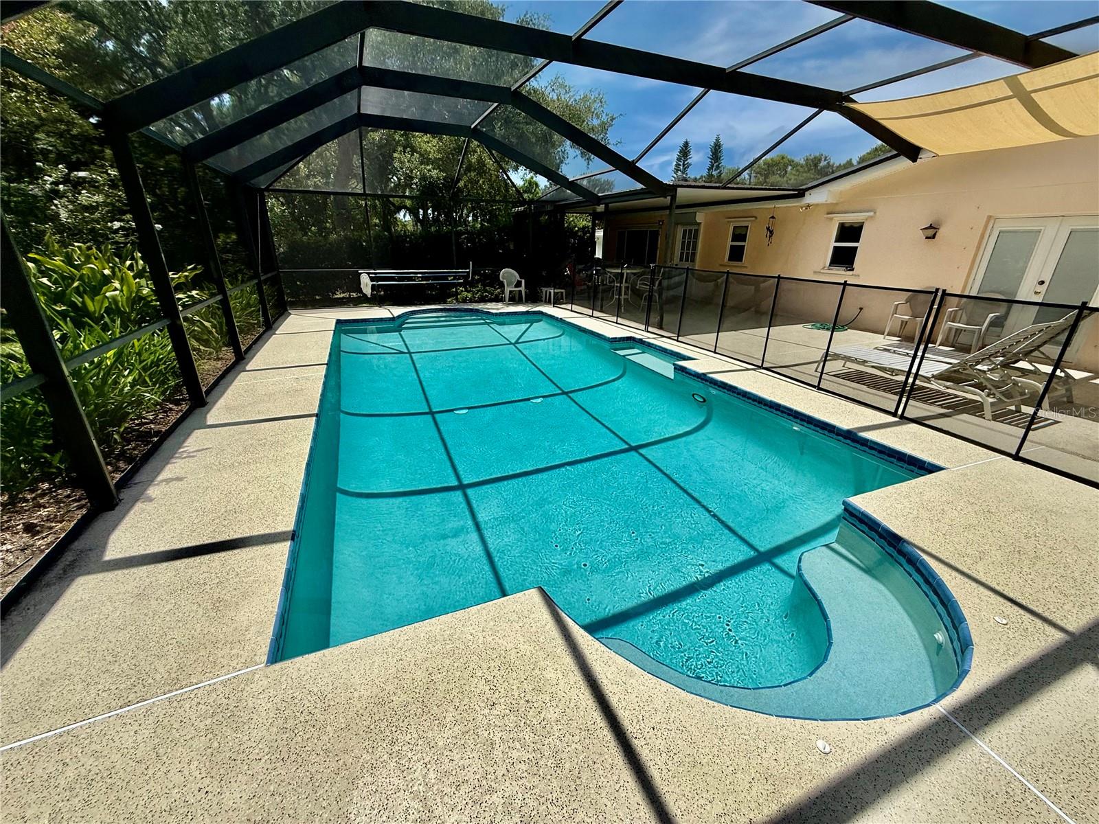 BAY BREEZE ESTATES - Residential
