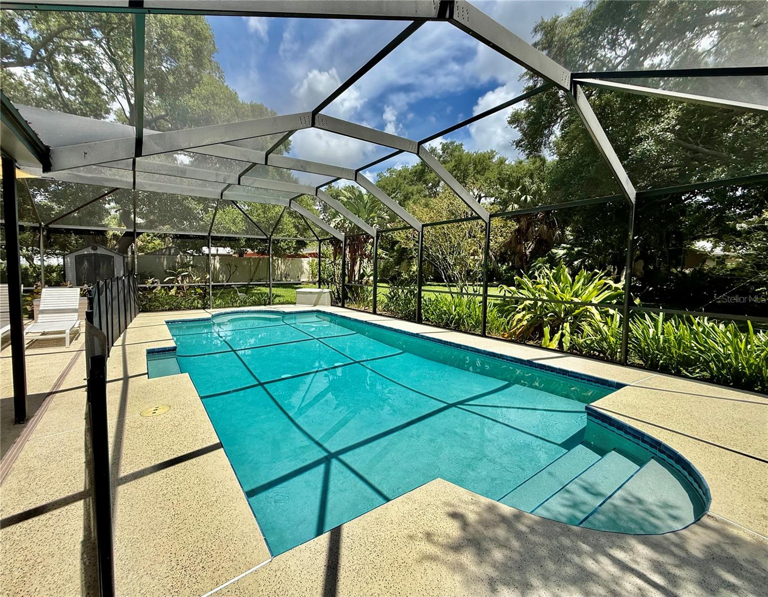 BAY BREEZE ESTATES - Residential