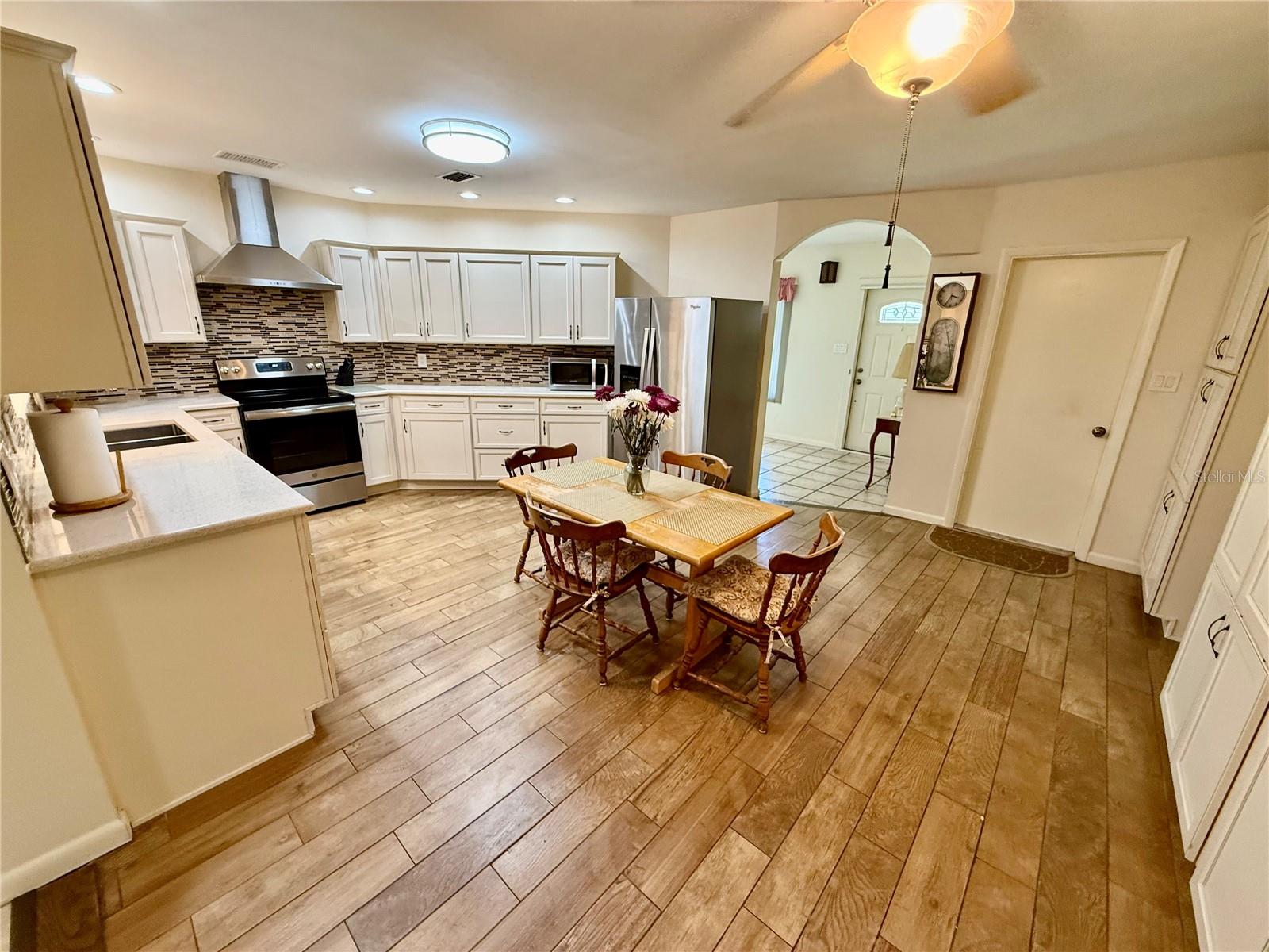BAY BREEZE ESTATES - Residential
