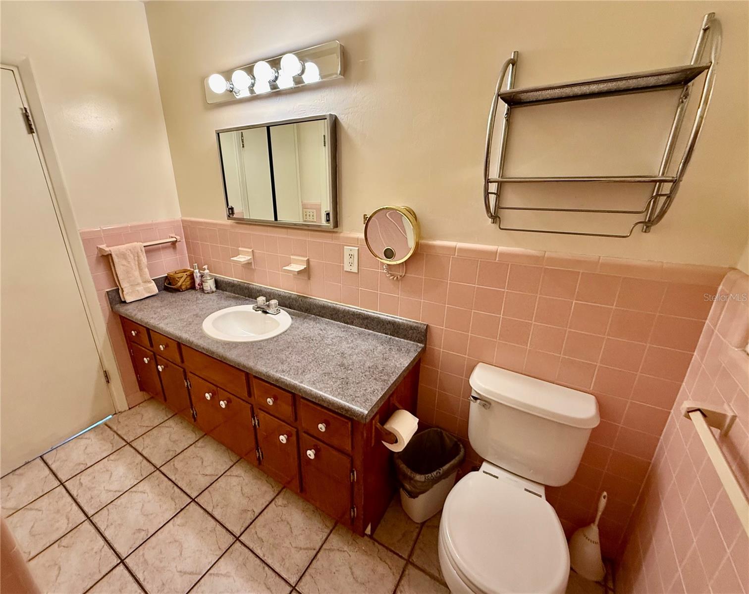 BAY BREEZE ESTATES - Residential