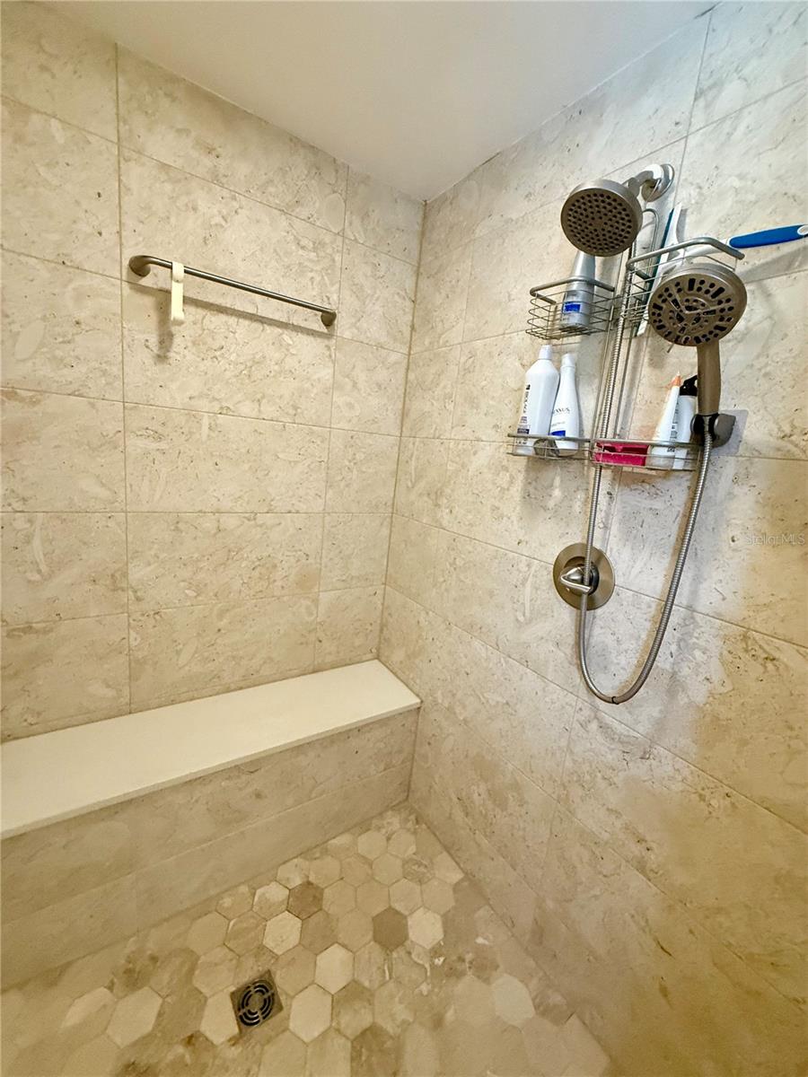 BAY BREEZE ESTATES - Residential
