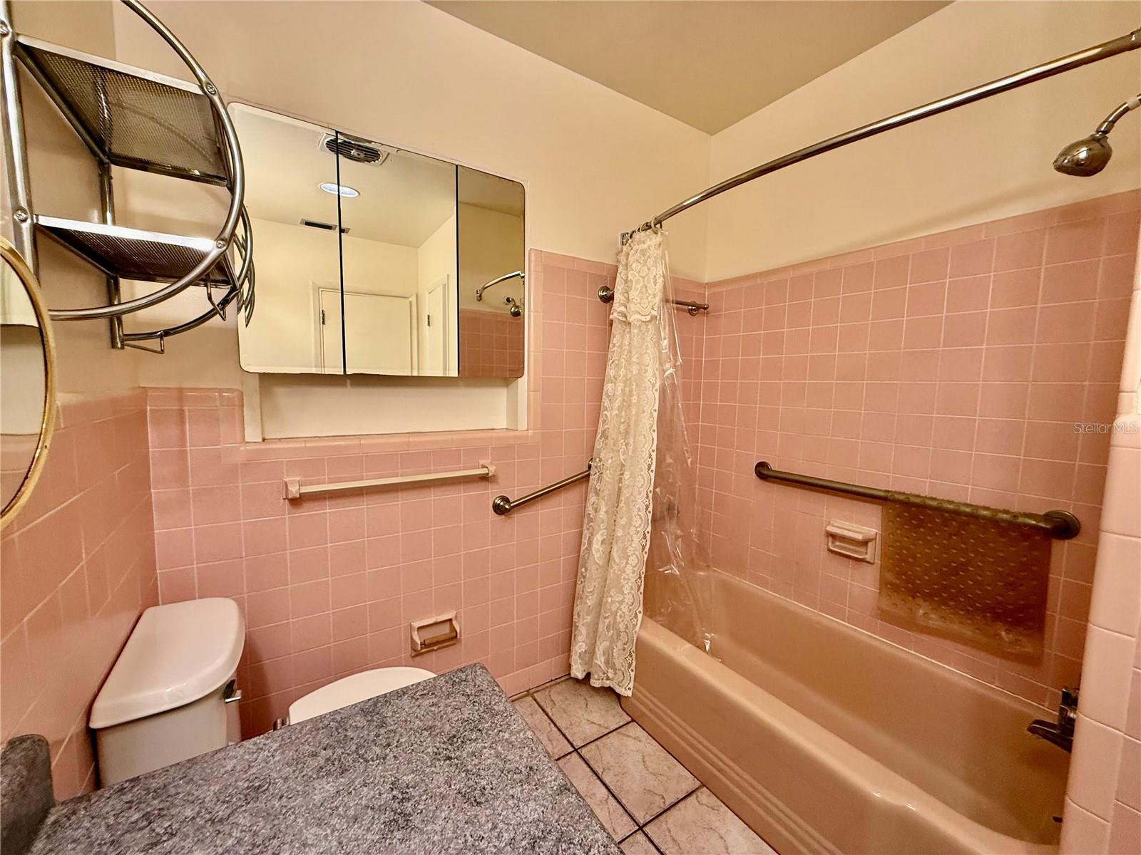 BAY BREEZE ESTATES - Residential