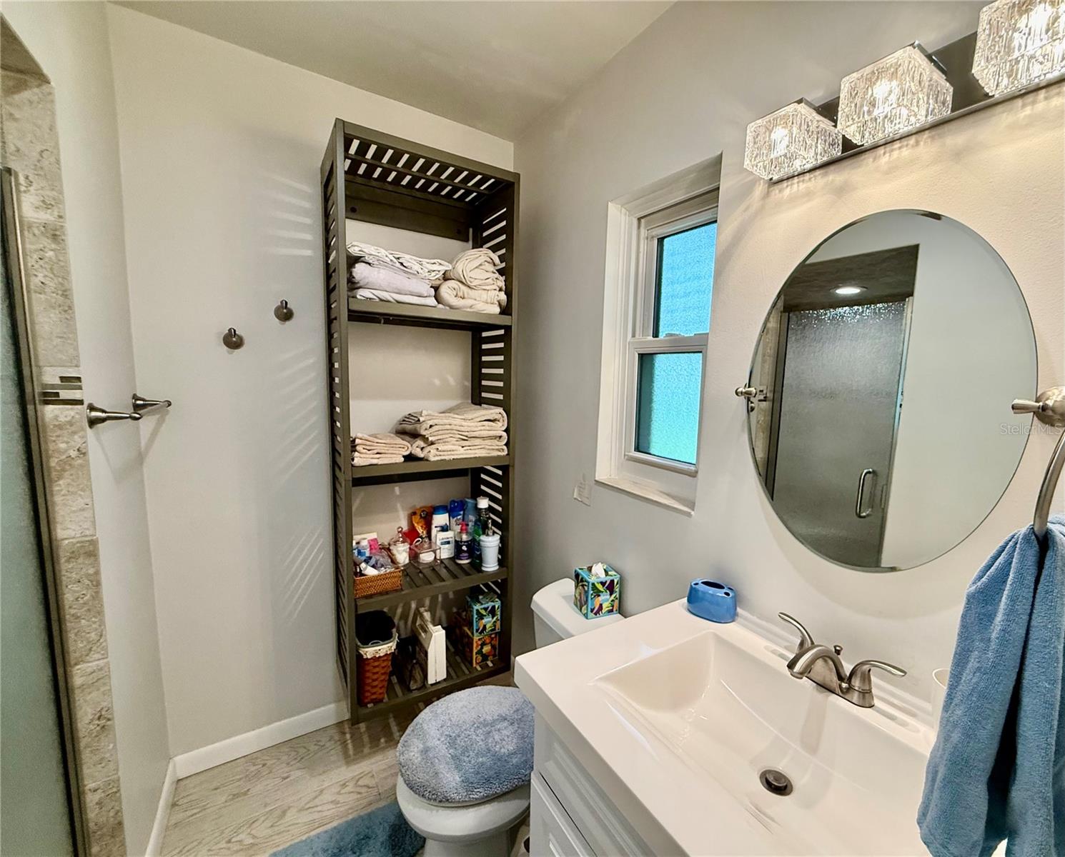 BAY BREEZE ESTATES - Residential