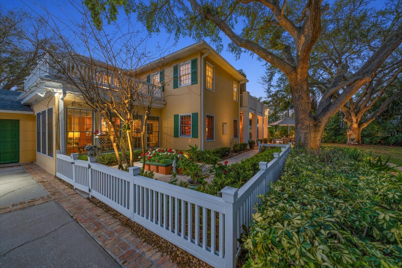 BELLEAIR ESTATES - Residential