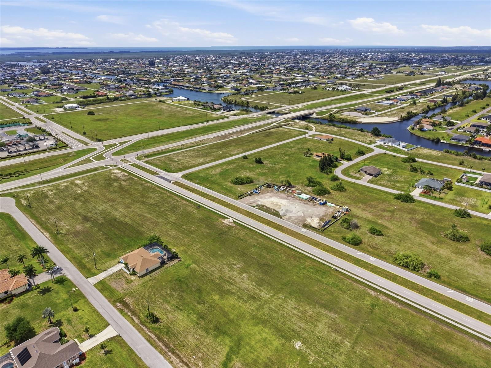 CAPE CORAL - Land