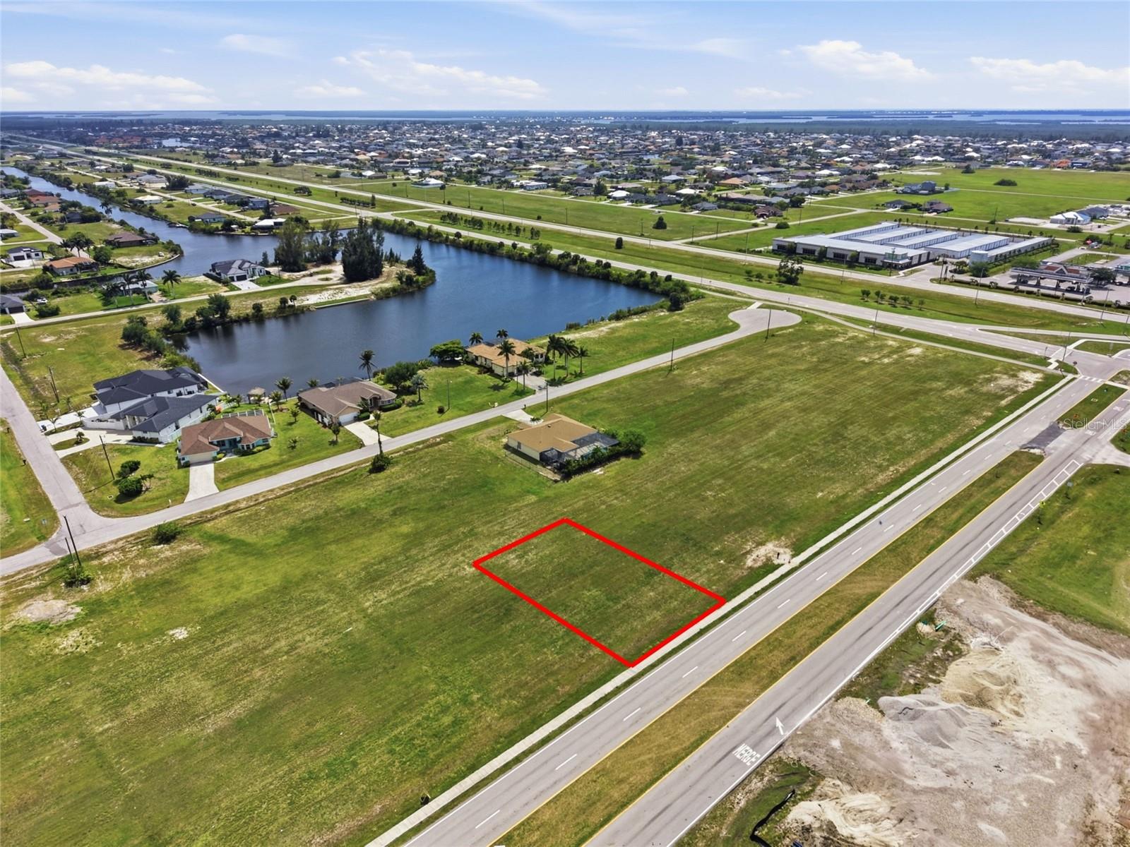 CAPE CORAL - Land