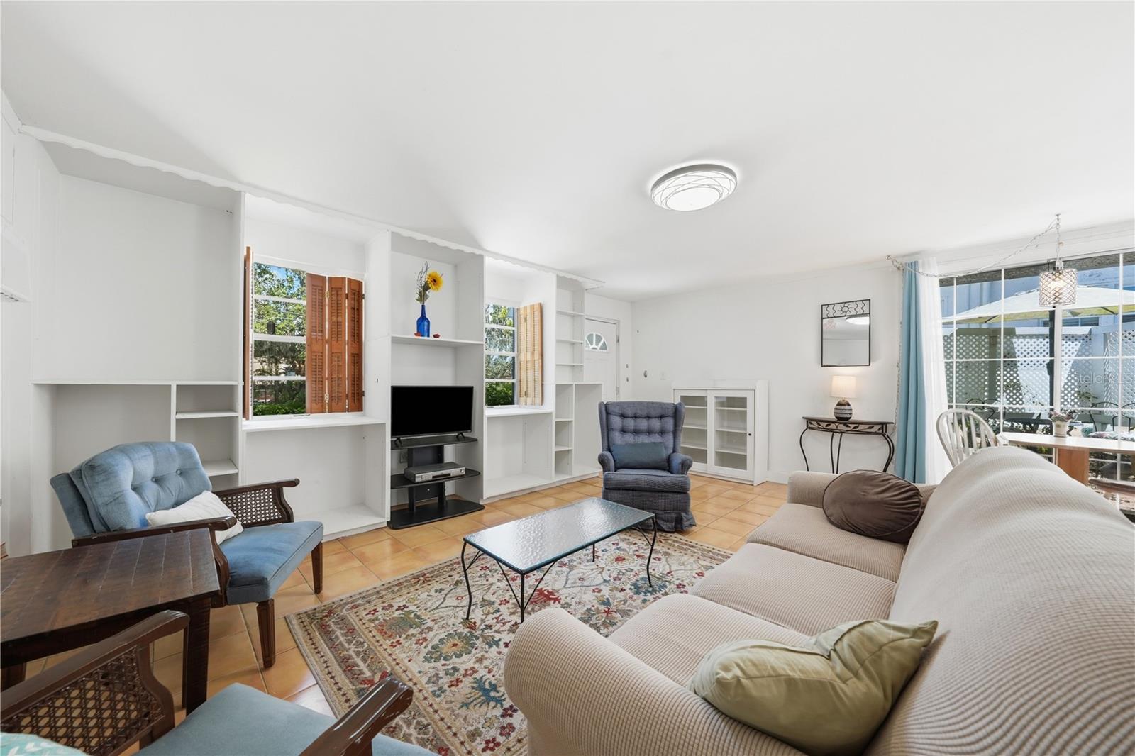 MOUNT DORA SUNSHINE CORNER - Residential Lease
