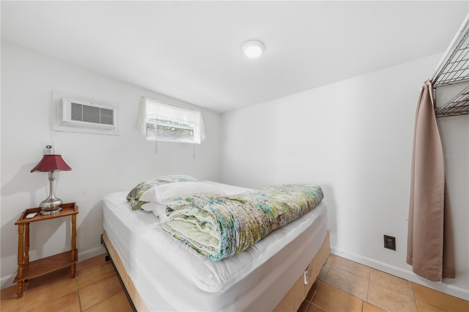 MOUNT DORA SUNSHINE CORNER - Residential Lease