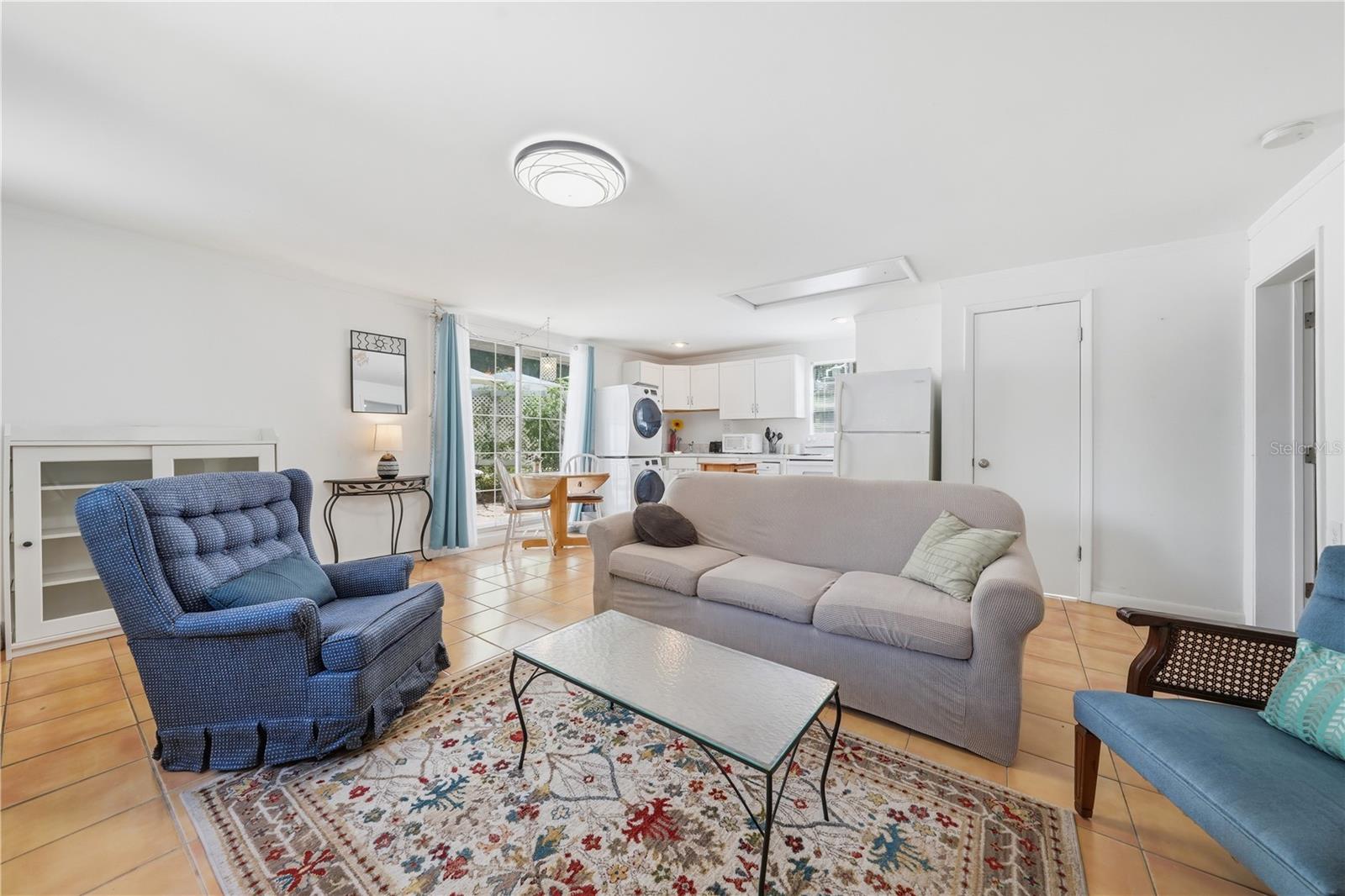 MOUNT DORA SUNSHINE CORNER - Residential Lease