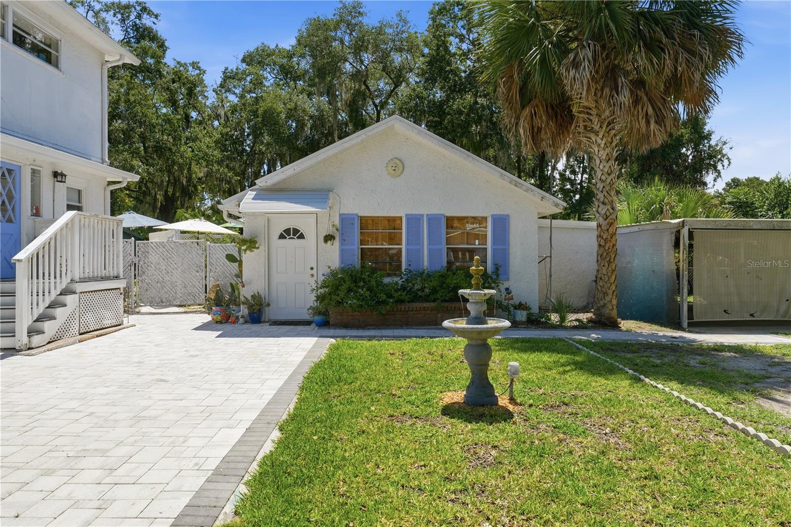 MOUNT DORA SUNSHINE CORNER - Residential Lease