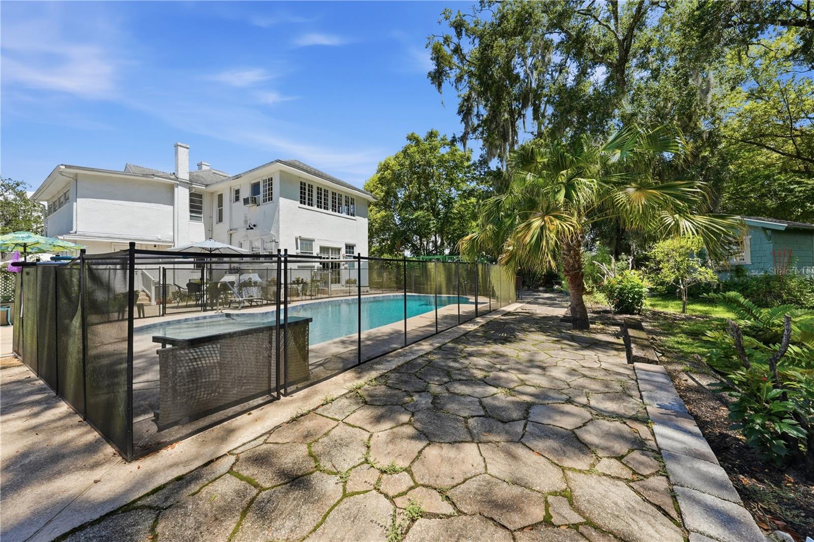 MOUNT DORA SUNSHINE CORNER - Residential Lease