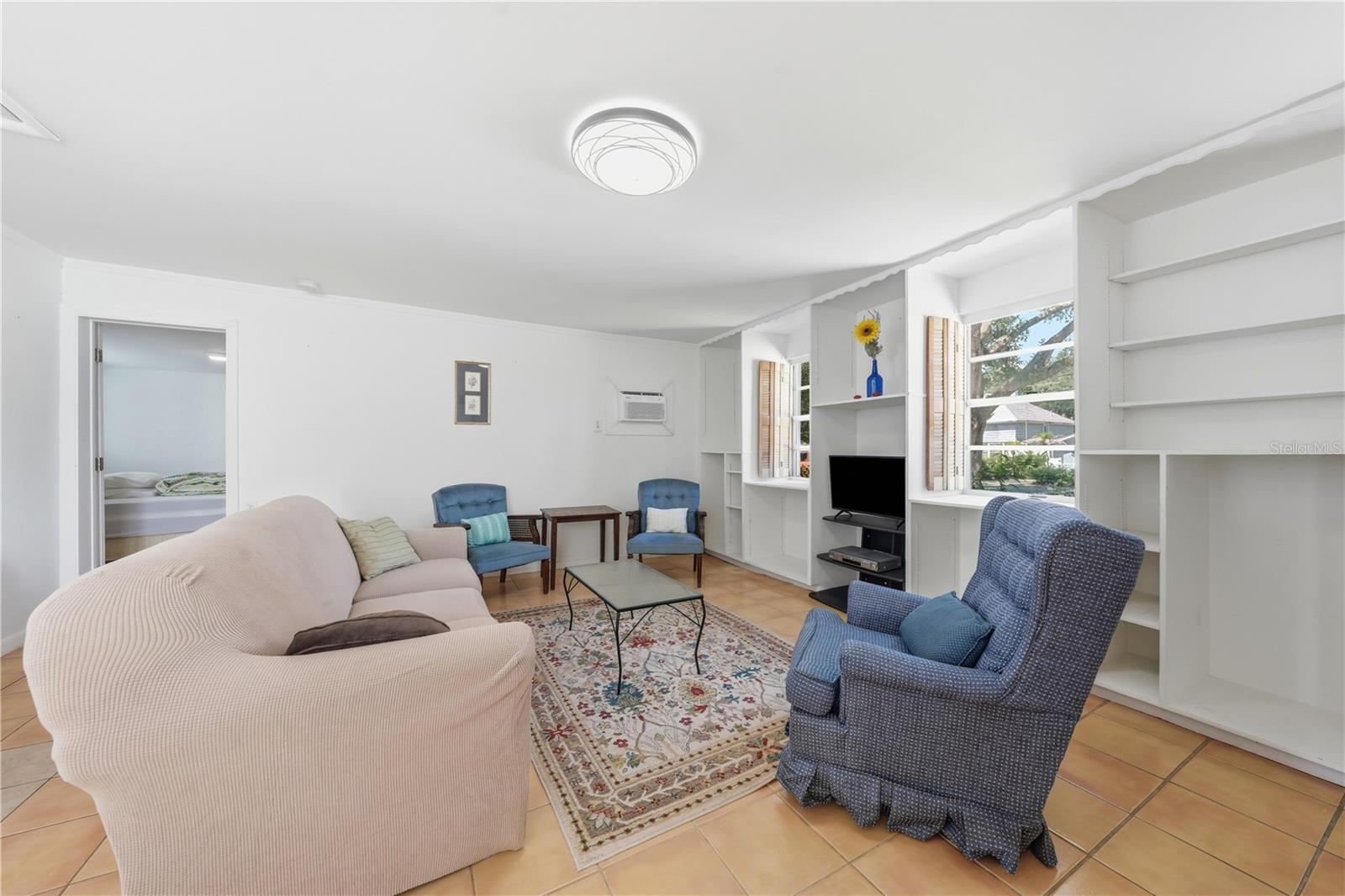 MOUNT DORA SUNSHINE CORNER - Residential Lease