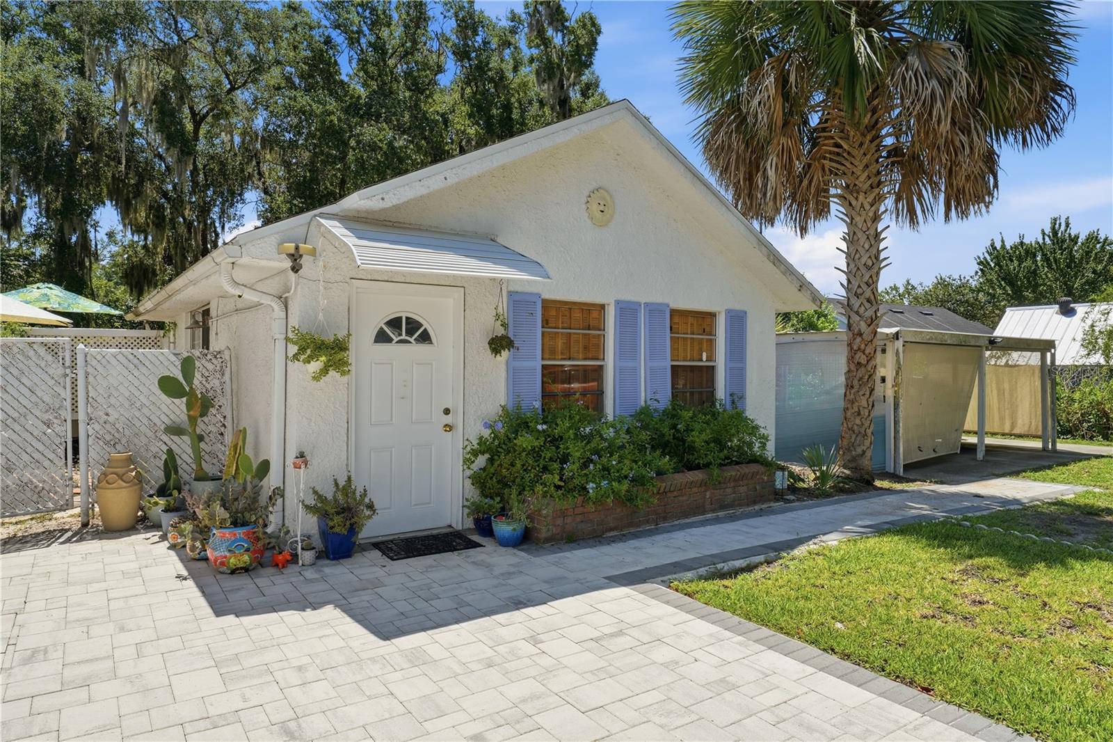 MOUNT DORA SUNSHINE CORNER - Residential Lease