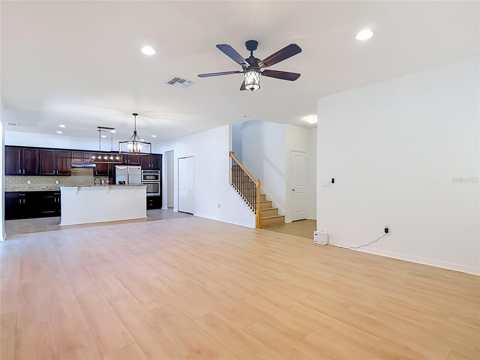 EMERALD OAKS - Residential
