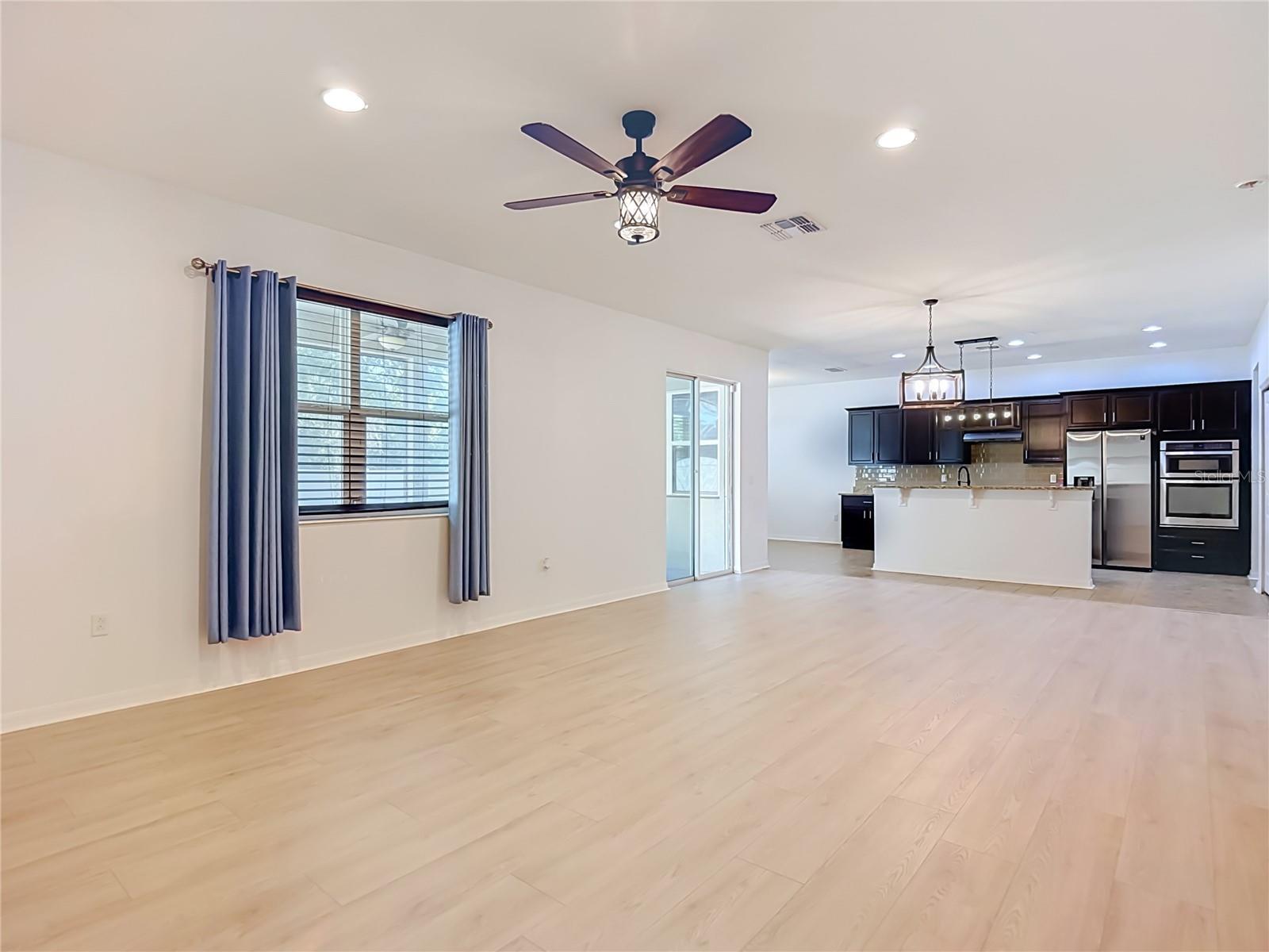 EMERALD OAKS - Residential
