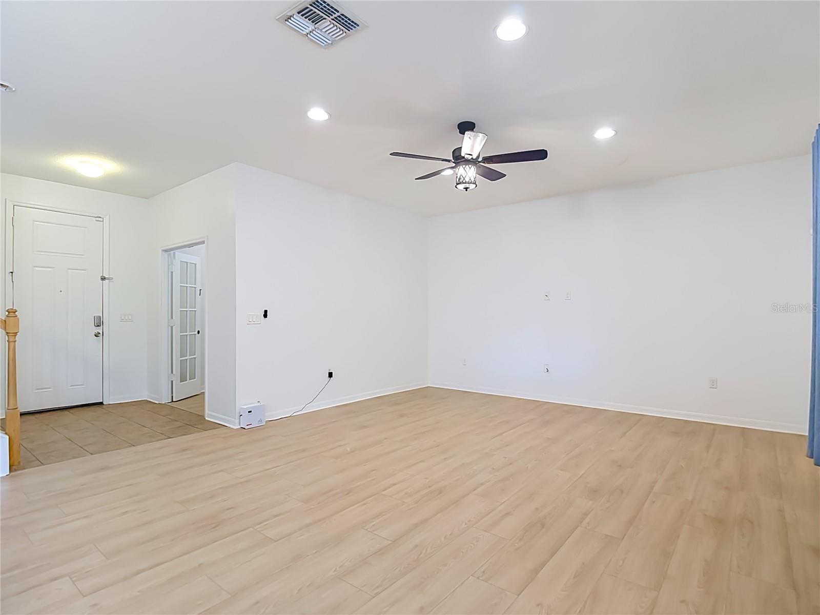 EMERALD OAKS - Residential
