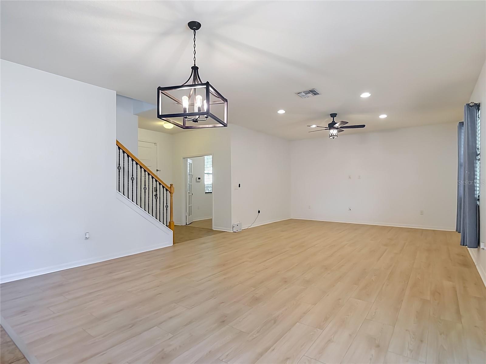 EMERALD OAKS - Residential