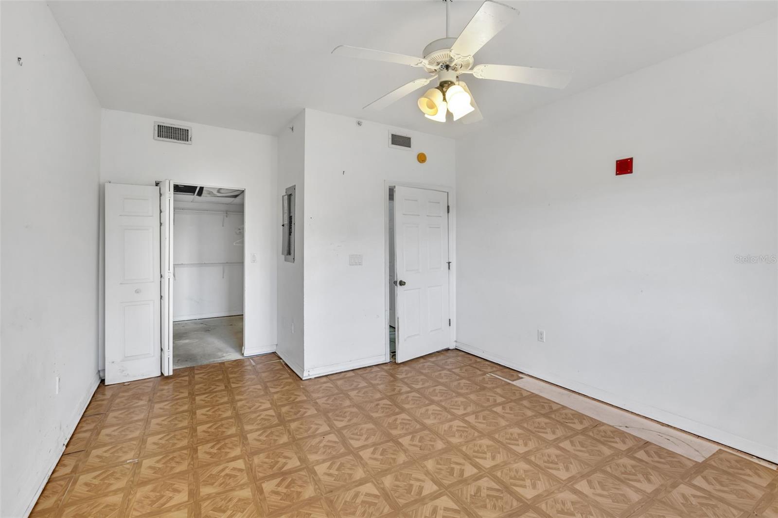 WOODMERE AT JACARANDA - Residential