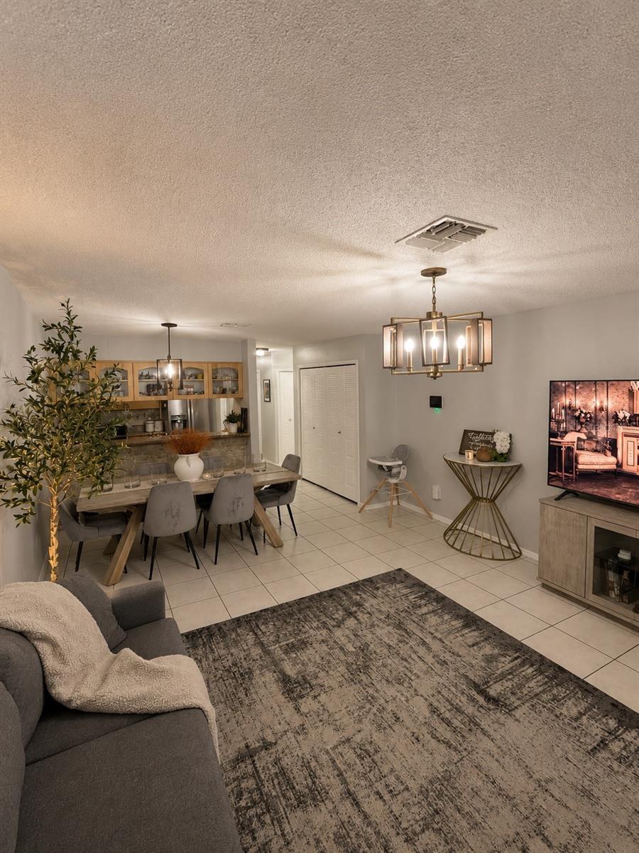 TERRACE OAKS TWNHMS - Residential