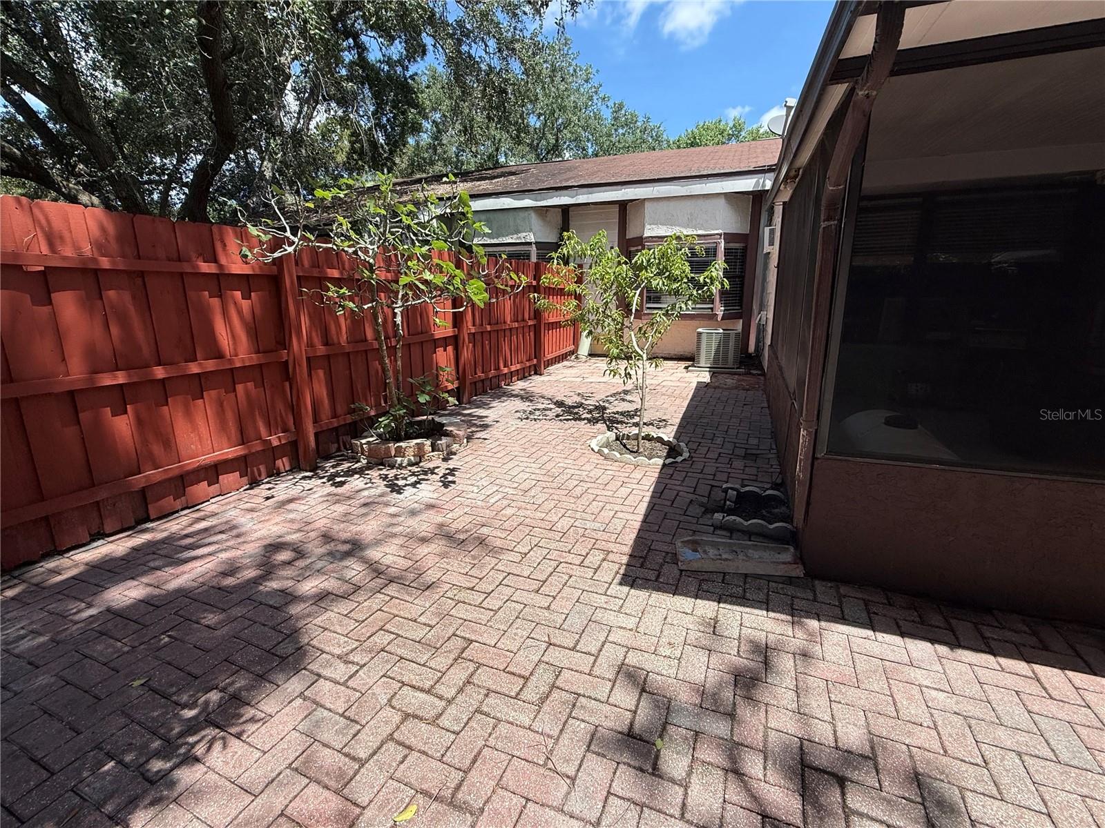 TERRACE OAKS TWNHMS - Residential