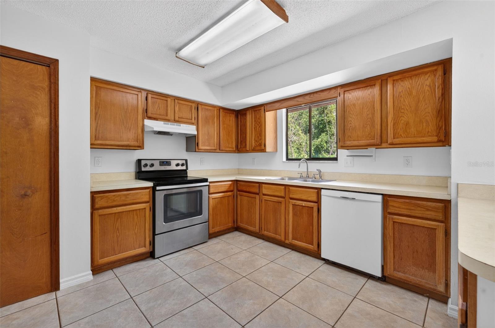 DELTONA LAKES UNIT 33 - Residential