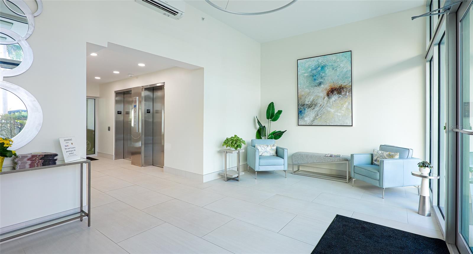 7541 - SUNSET TOWERS - Residential