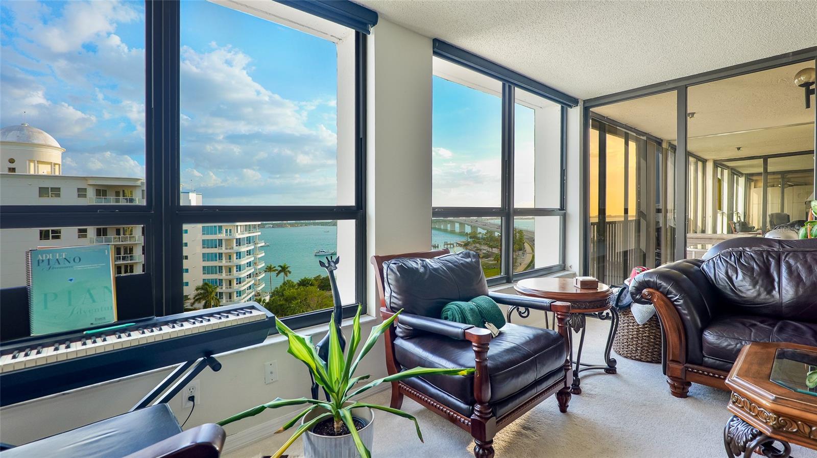 7541 - SUNSET TOWERS - Residential