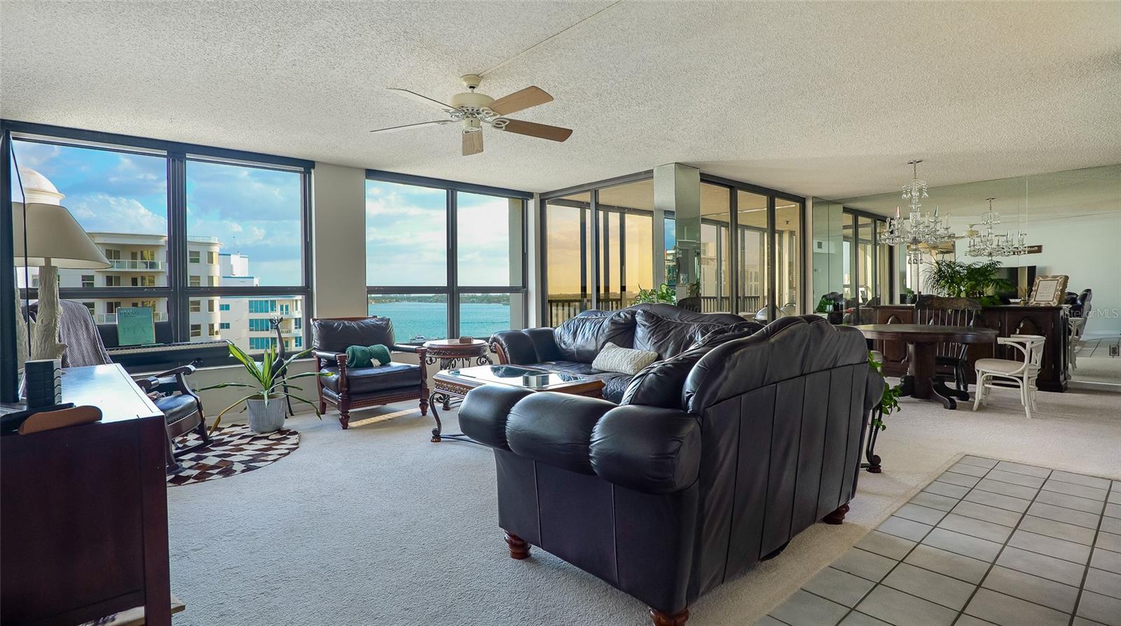 7541 - SUNSET TOWERS - Residential