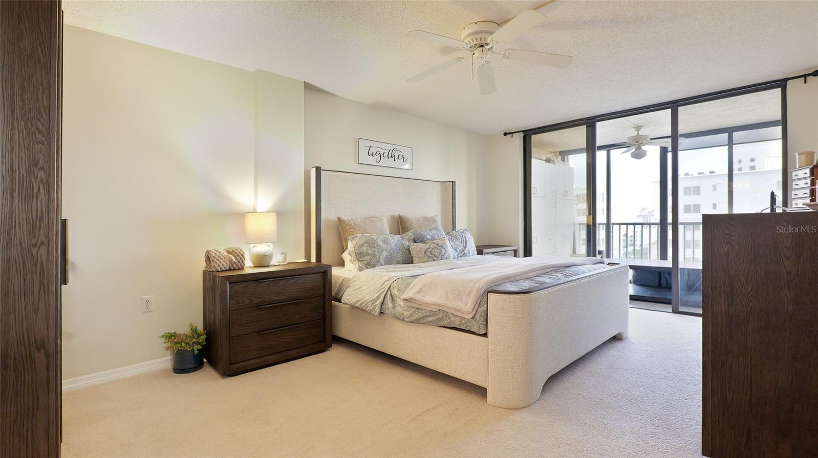 7541 - SUNSET TOWERS - Residential