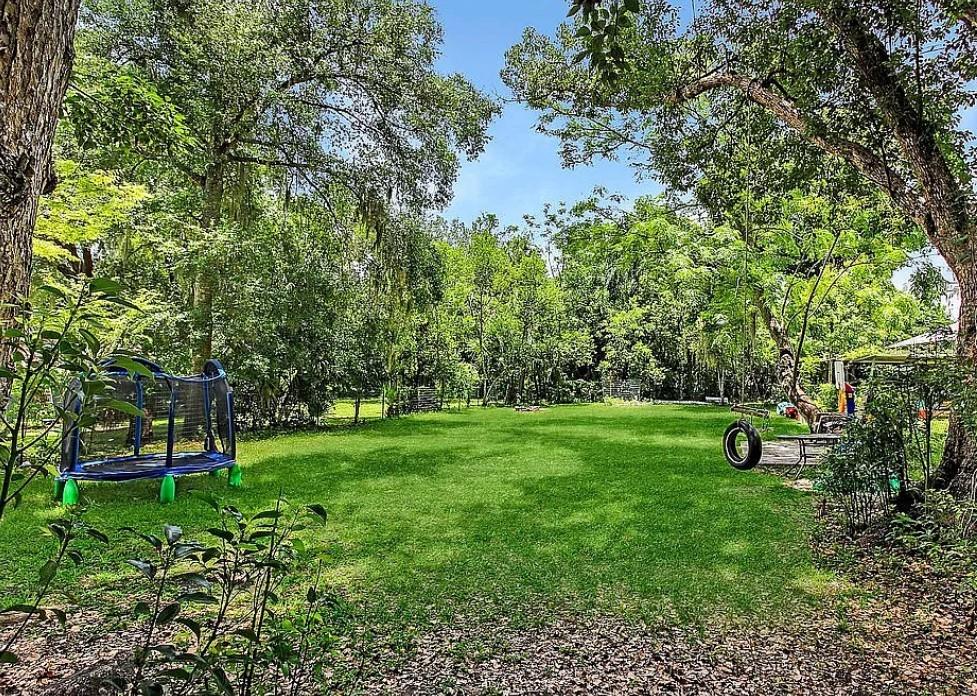 LEESBURG ARCHBELL SUB - Residential Lease