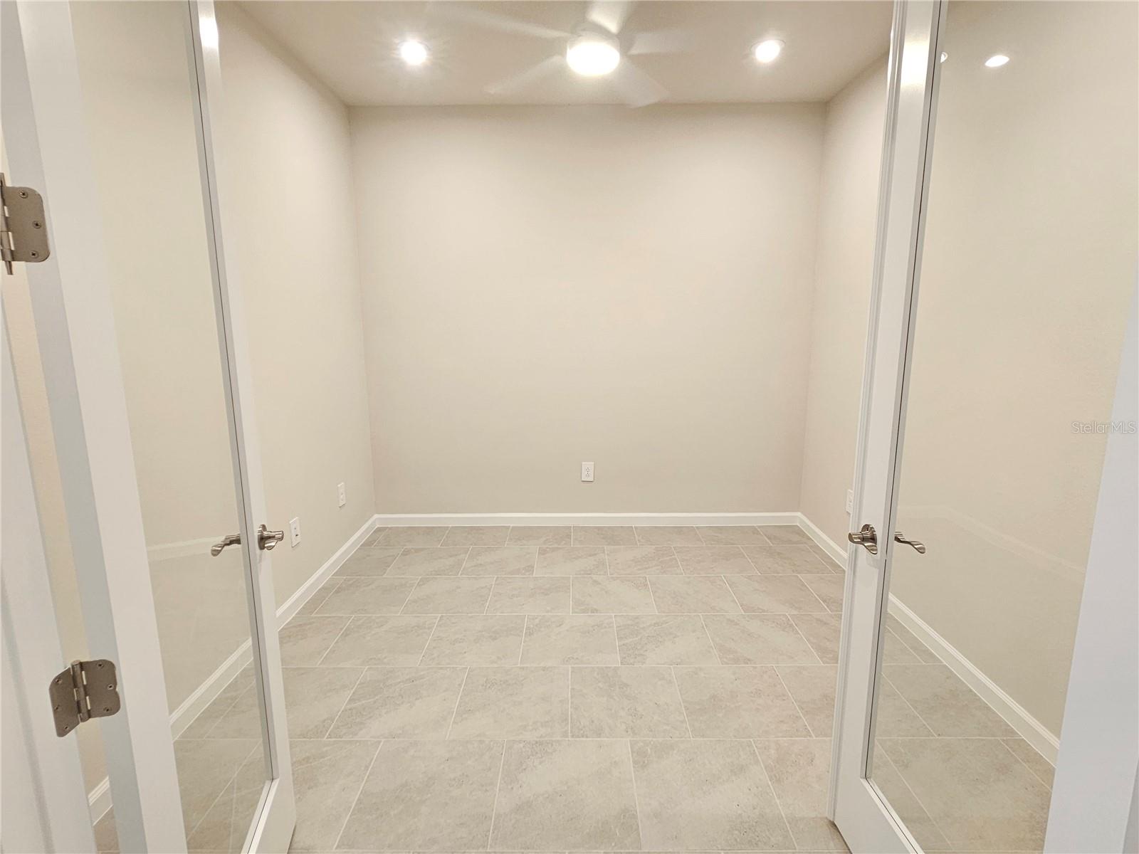 SUNSTONE - Residential Lease