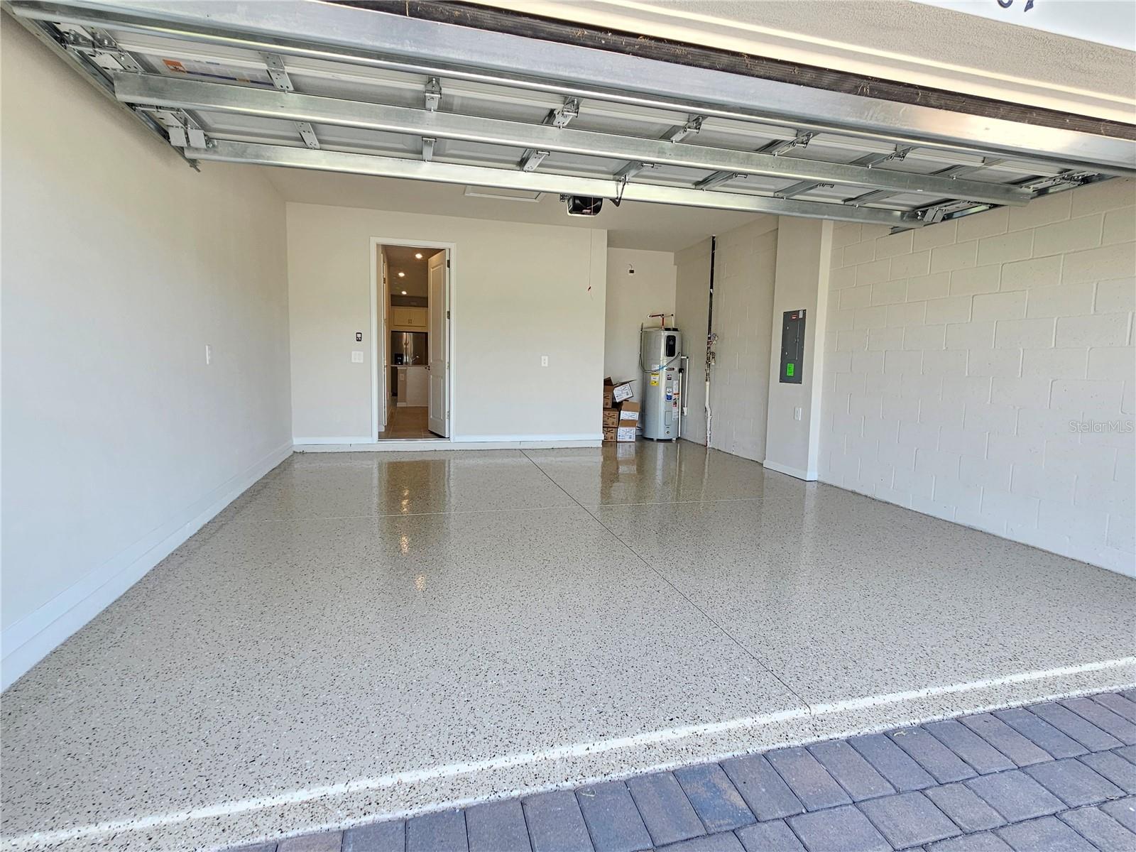 SUNSTONE - Residential Lease