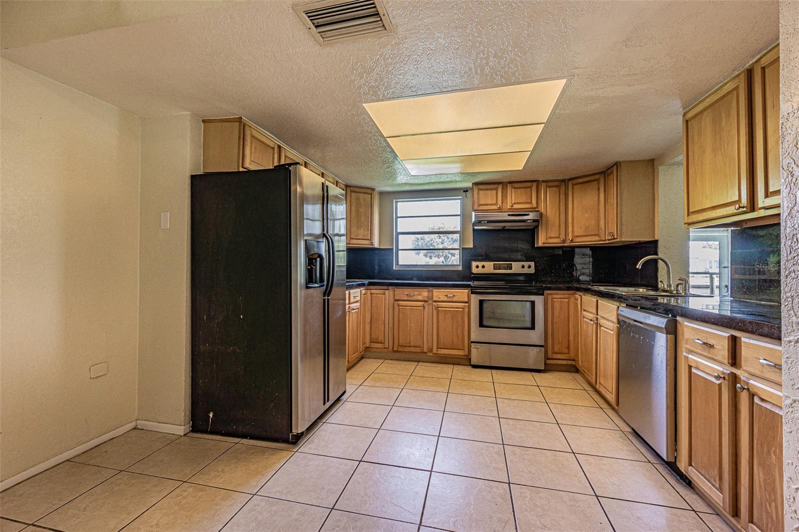FLOR A MAR REP - Residential Lease