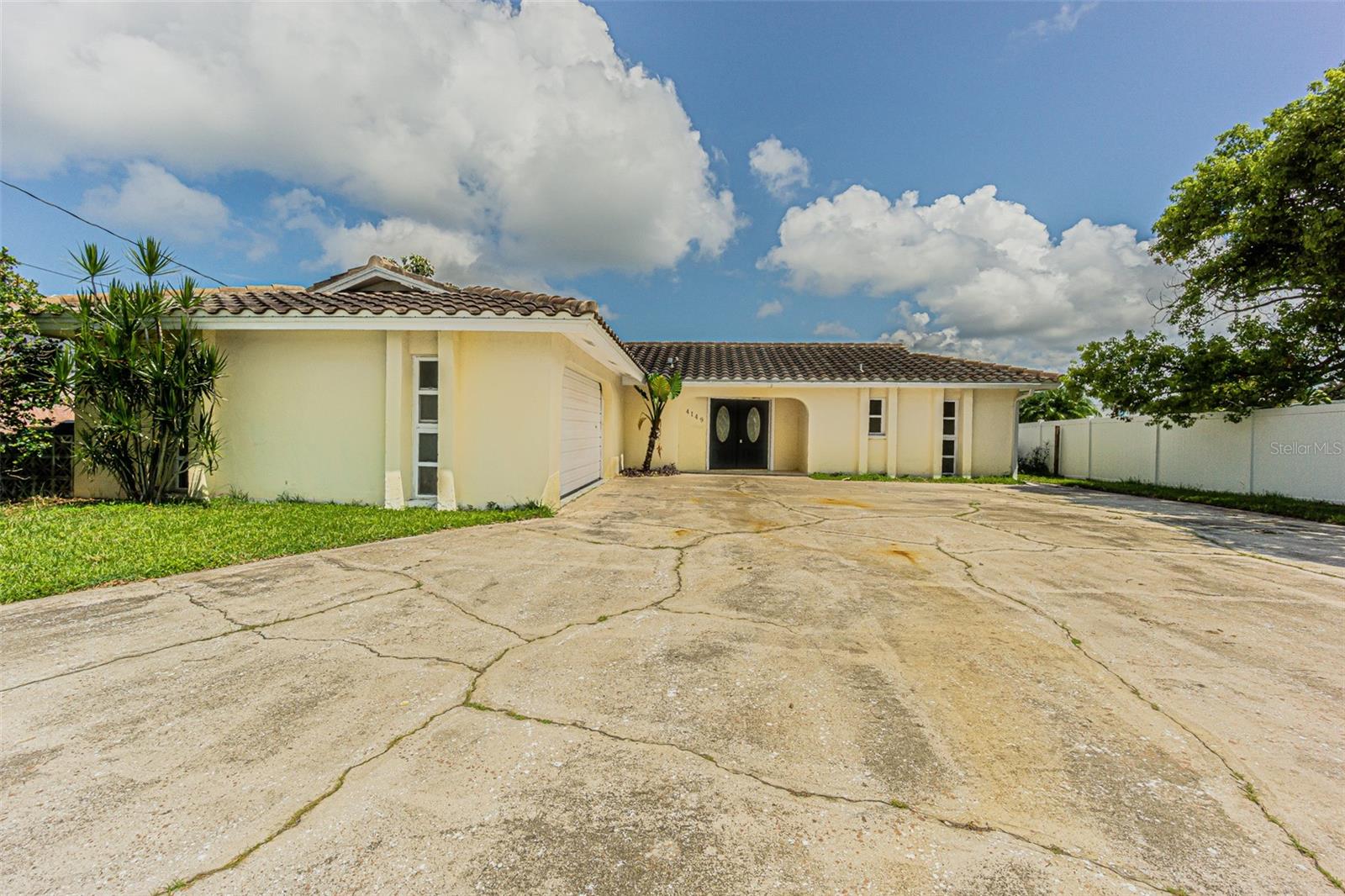 FLOR A MAR REP - Residential Lease