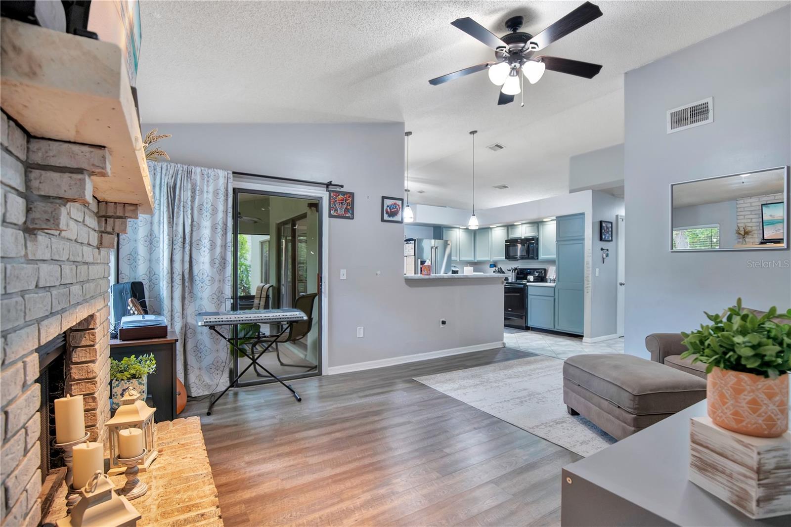 COUNTRY CREEK THE GLENS AT - Residential