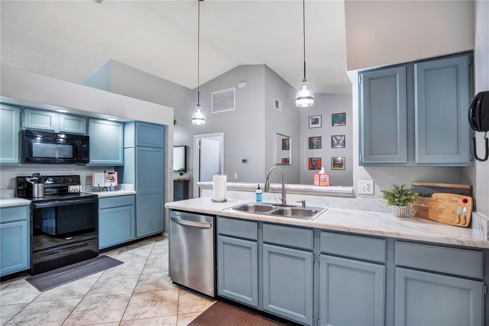 COUNTRY CREEK THE GLENS AT - Residential