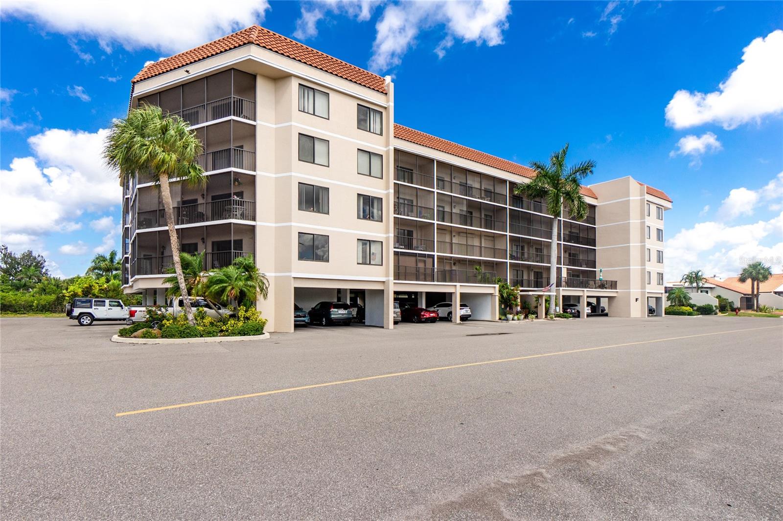 EMERALD POINTE PH 06 BLDG F - Residential
