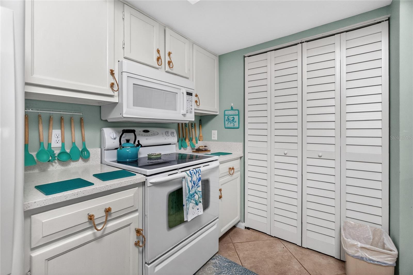 EMERALD POINTE PH 06 BLDG F - Residential