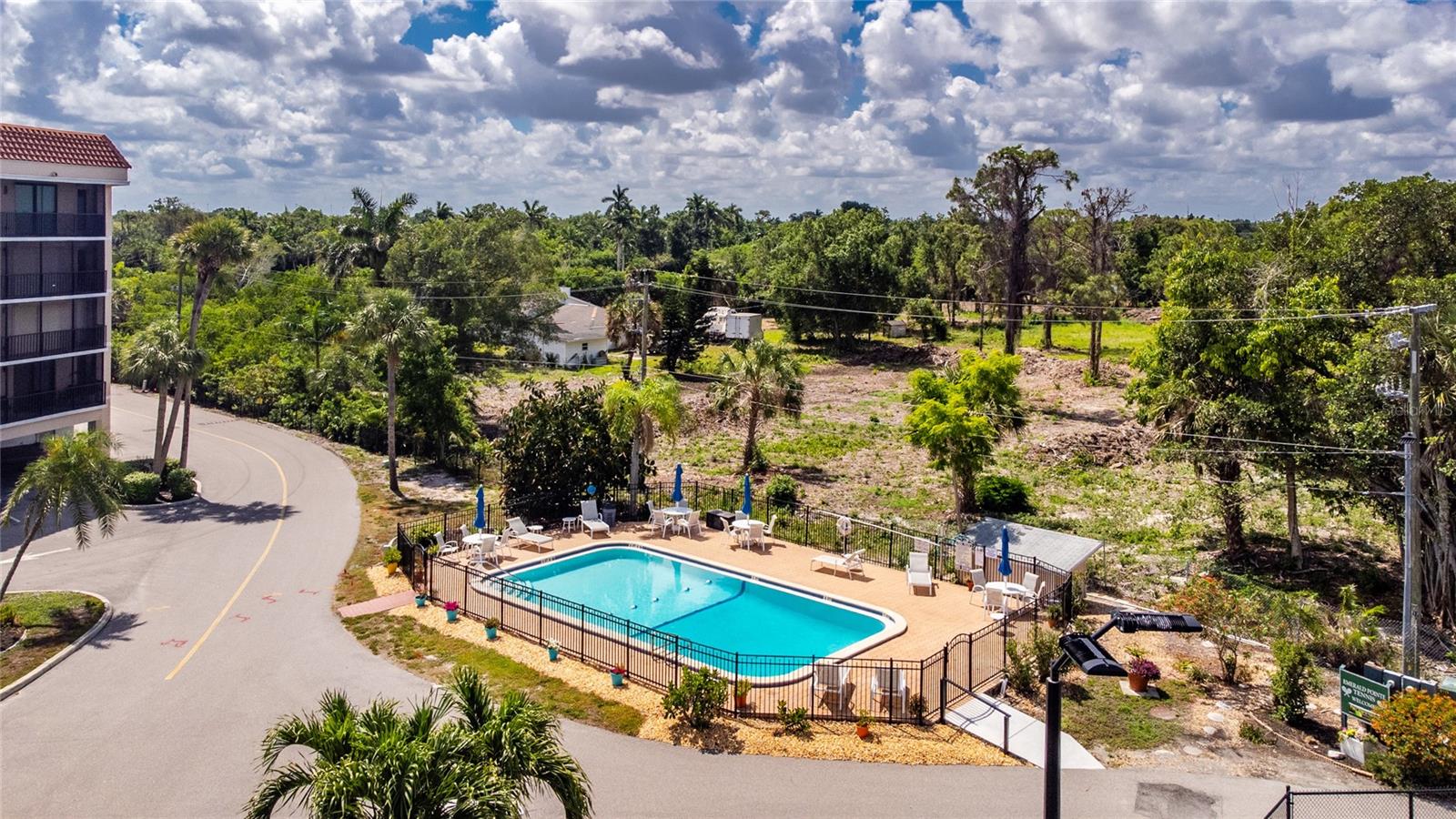 EMERALD POINTE PH 06 BLDG F - Residential