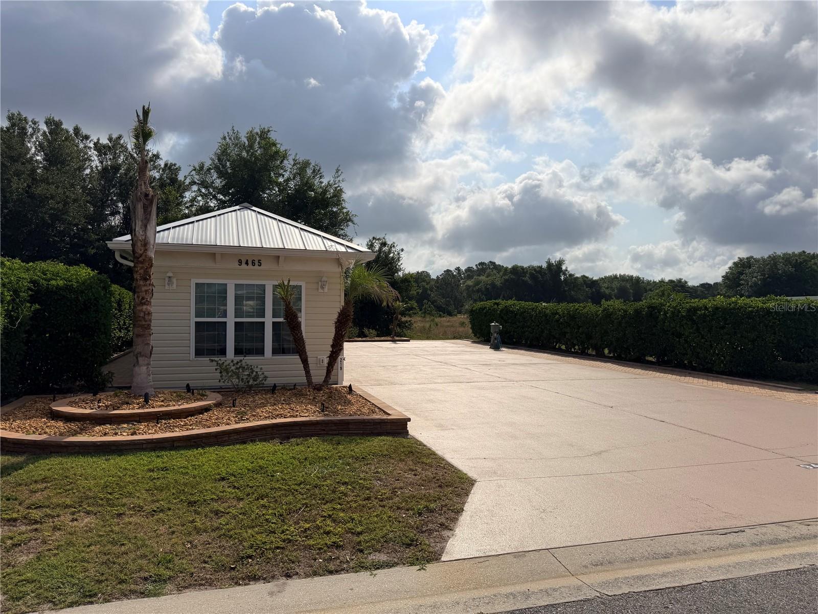 FLORIDA GRANDE MOTOR COACH RESIDENCE - Land