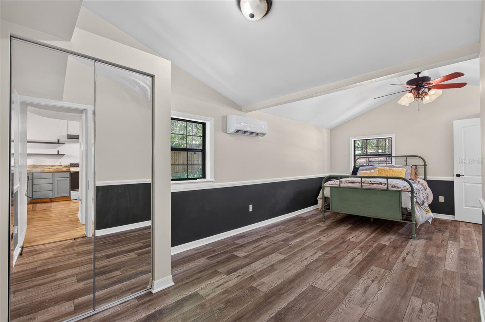 BEDFORD OAKS - Residential