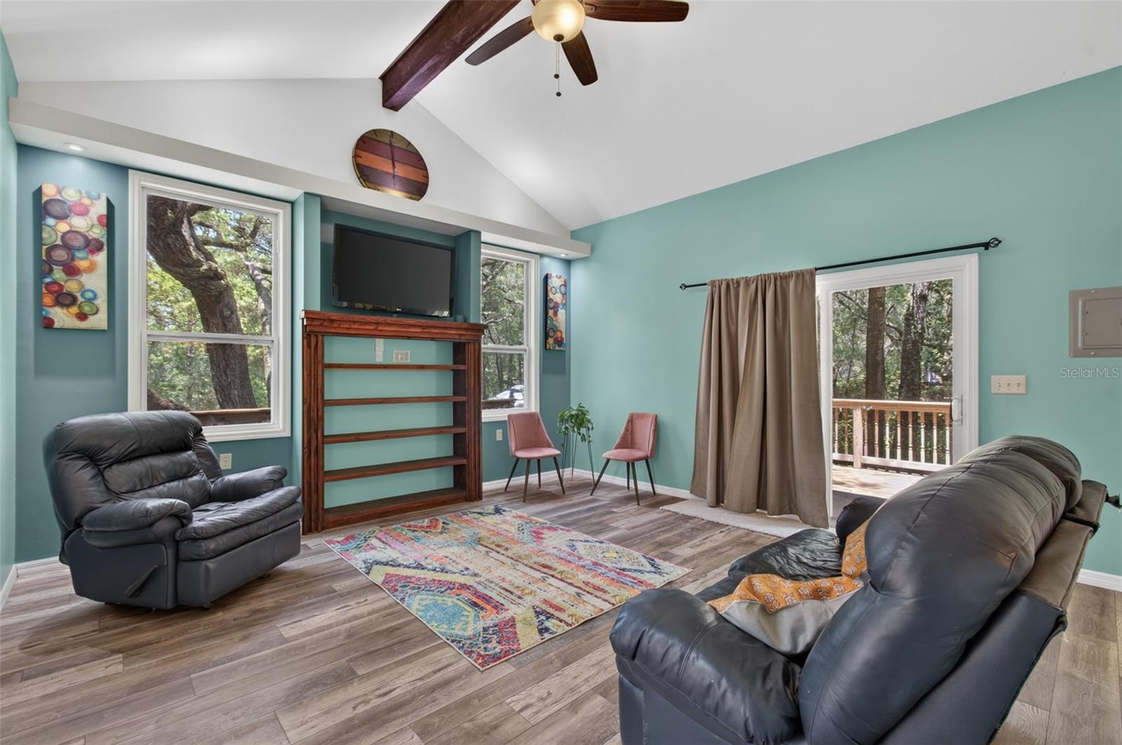 BEDFORD OAKS - Residential