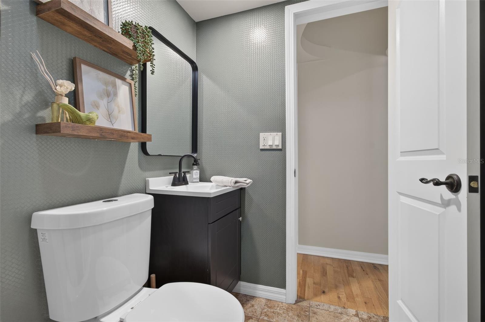 BEDFORD OAKS - Residential
