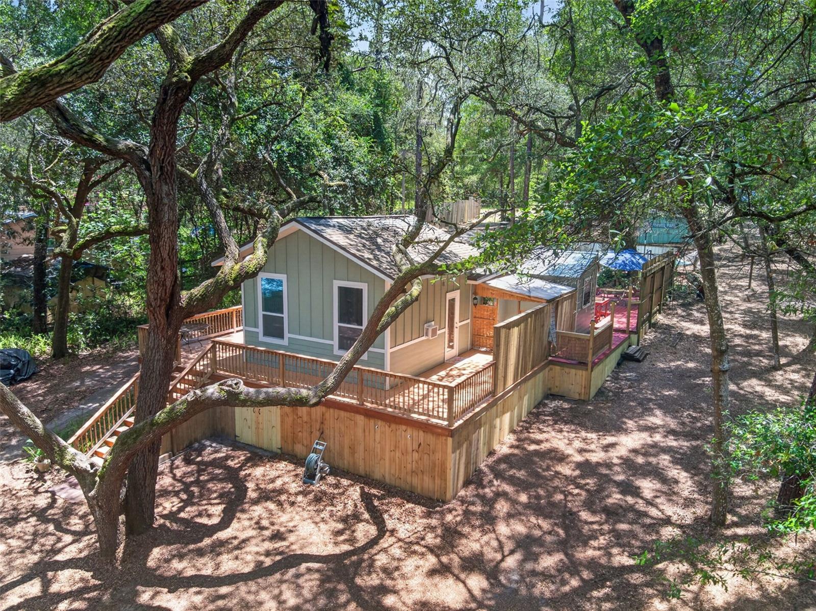 BEDFORD OAKS - Residential