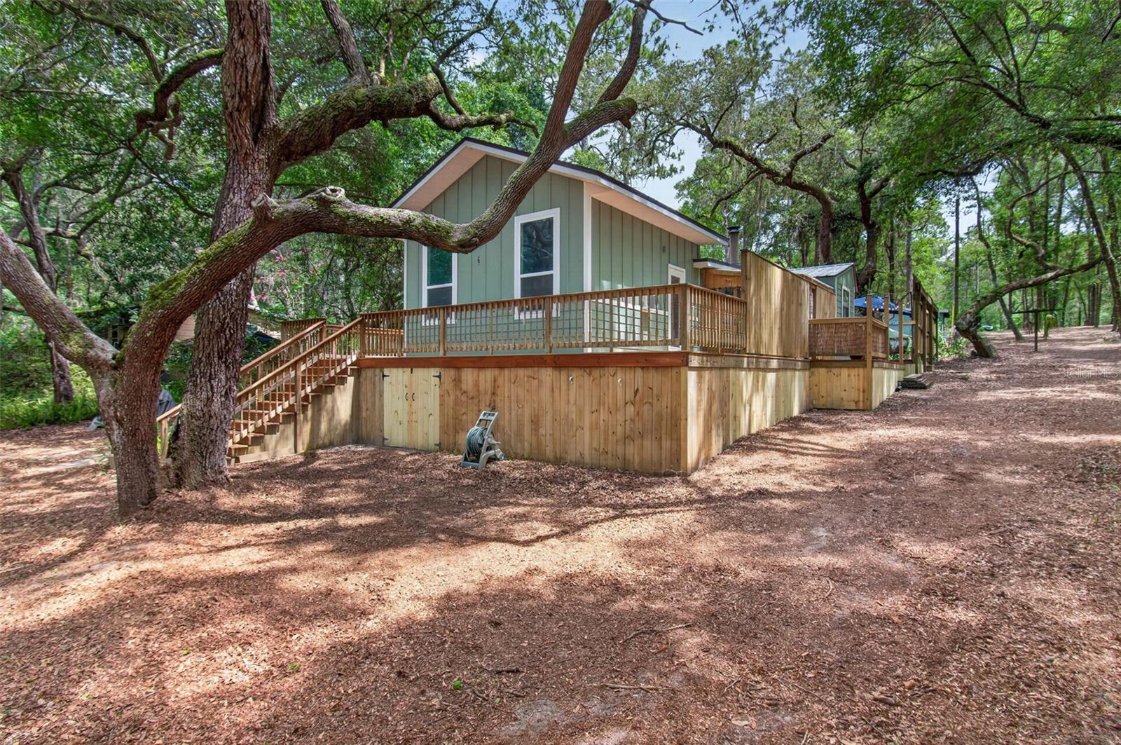 BEDFORD OAKS - Residential