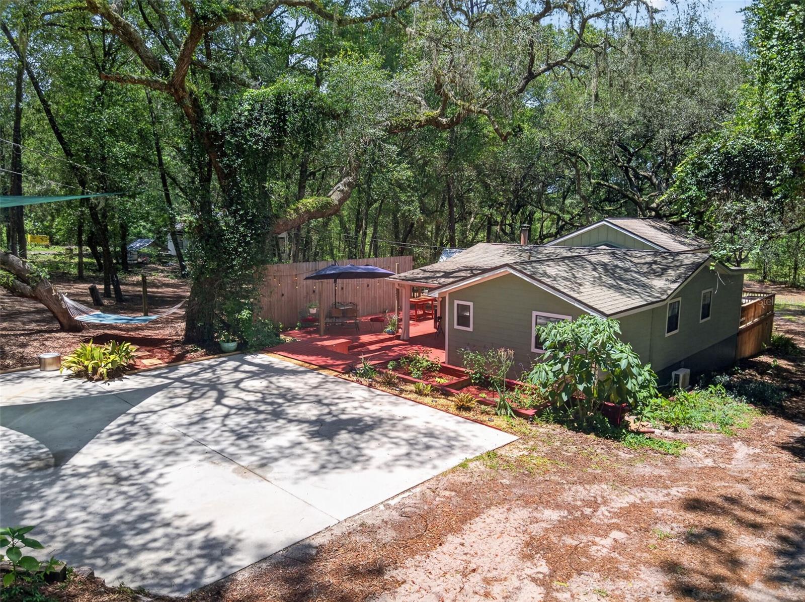BEDFORD OAKS - Residential