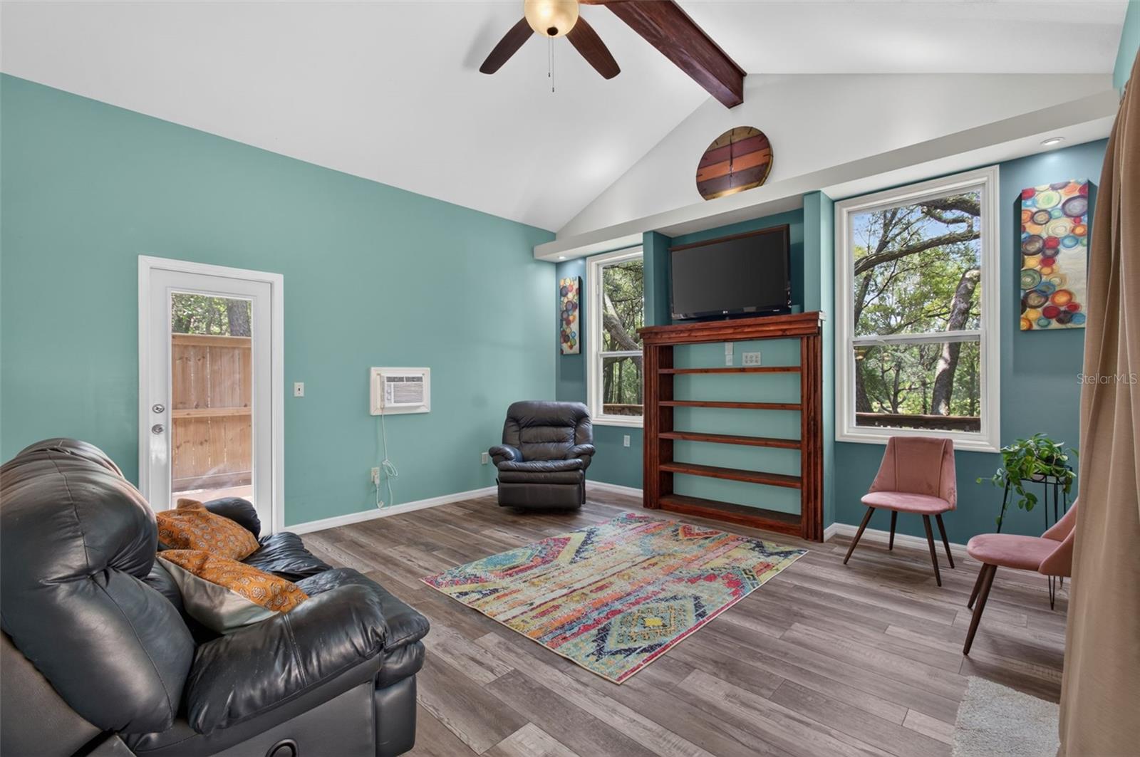 BEDFORD OAKS - Residential