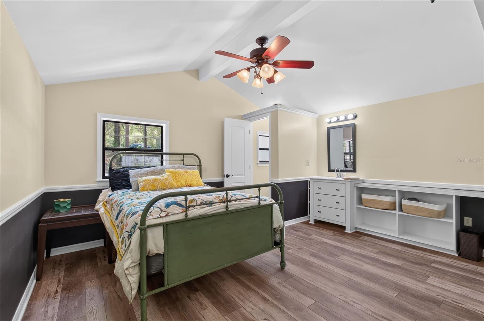 BEDFORD OAKS - Residential