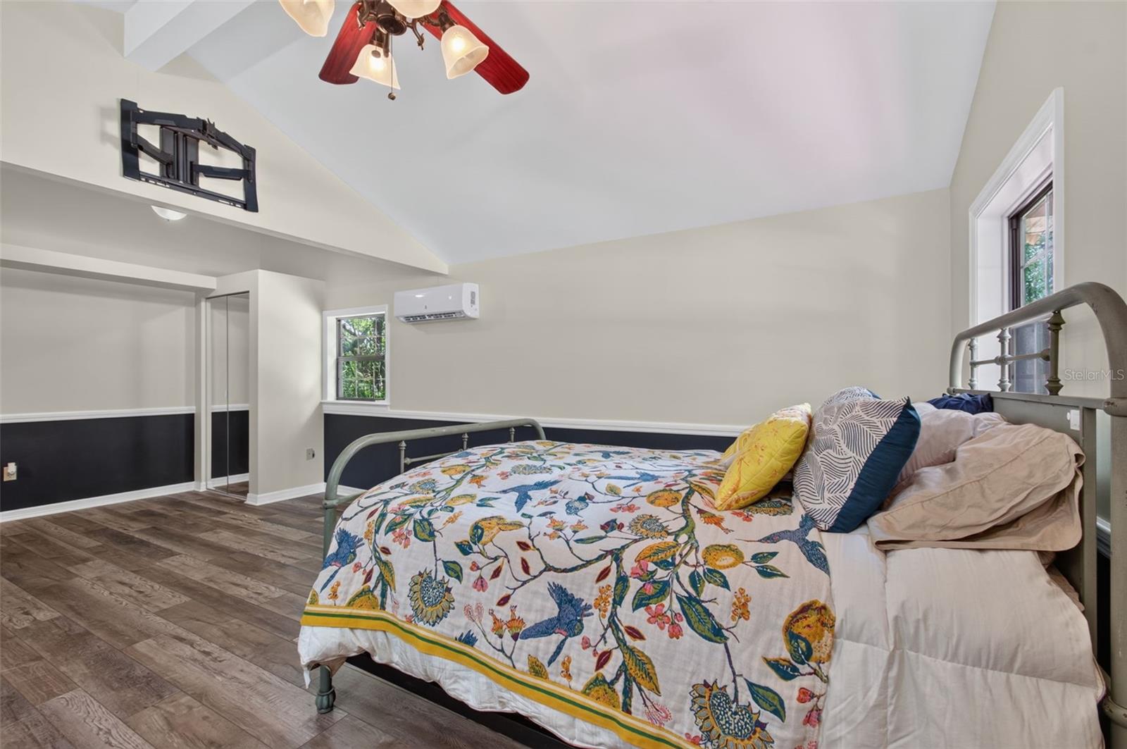 BEDFORD OAKS - Residential